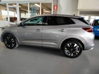OPEL Grandland usata, con Fari LED