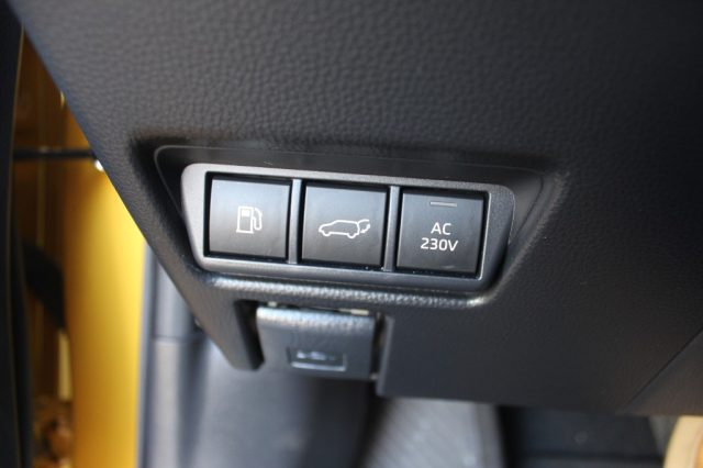 TOYOTA Prius Plug-in usata, con Telecamera per parcheggio assistito
