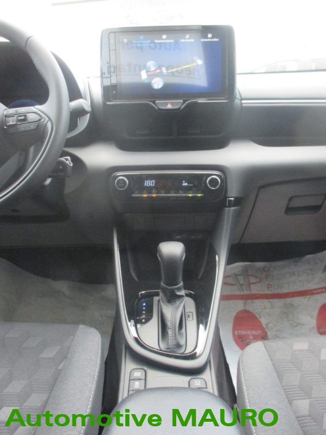 TOYOTA Yaris usata, con Autoradio digitale