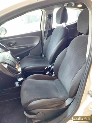 LANCIA Ypsilon usata, con Sedile posteriore sdoppiato