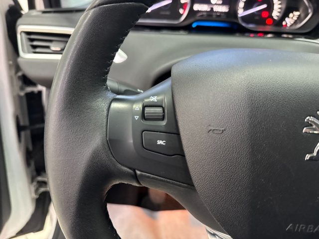 PEUGEOT 208 usata, con Volante multifunzione