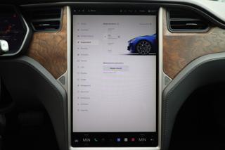 TESLA Model S usata, con Hill holder