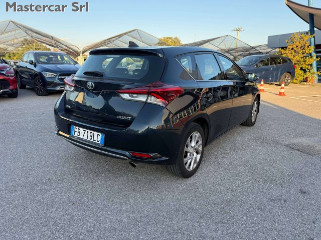 TOYOTA Auris usata, con Autoradio