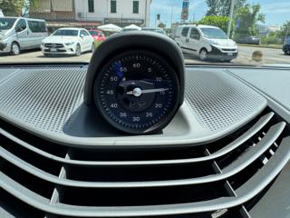 PORSCHE Taycan usata, con Park Distance Control