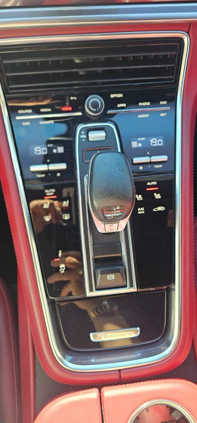 PORSCHE Panamera usata, con Bracciolo