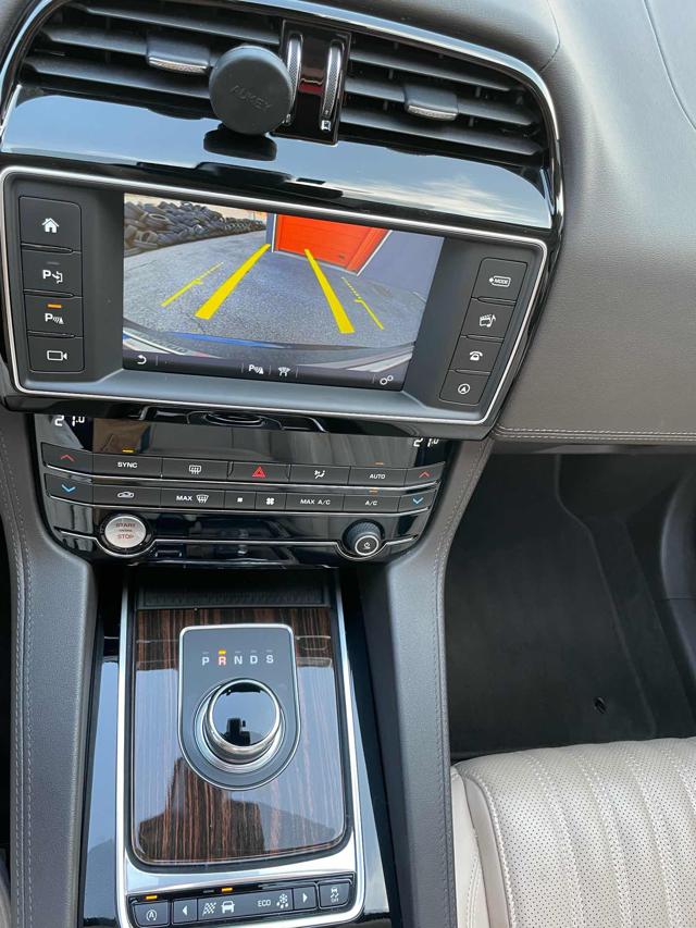 JAGUAR F-Pace usata, con Regolazione elettrica sedili