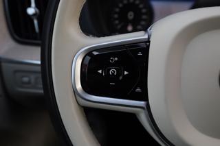VOLVO XC60 usata, con Bluetooth