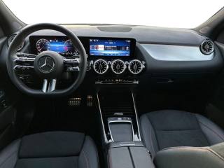 MERCEDES-BENZ GLA 200 usata, con Controllo automatico clima