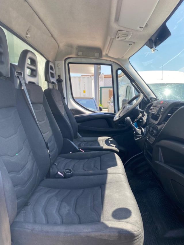 IVECO Daily usata, con Cruise Control
