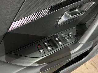 PEUGEOT 2008 usata, con Controllo automatico clima