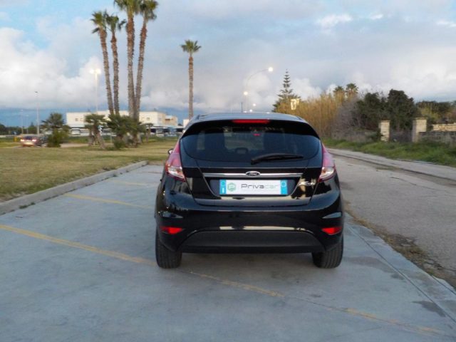 FORD Fiesta usata, con Autoradio