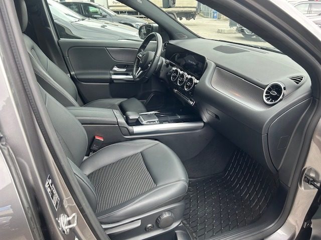 MERCEDES-BENZ GLA 200 usata, con Controllo automatico clima