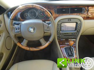 JAGUAR X-Type usata, con Fendinebbia
