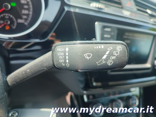 VOLKSWAGEN Touran usata 26