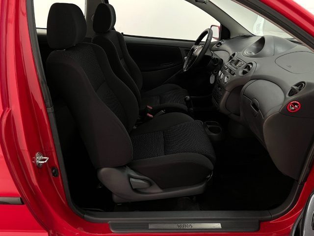TOYOTA Yaris usata 15