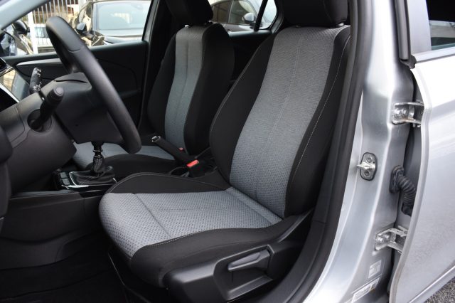 OPEL Corsa usata, con Autoradio