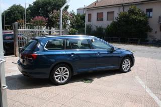 VOLKSWAGEN Passat Variant usata, con Cerchi in lega