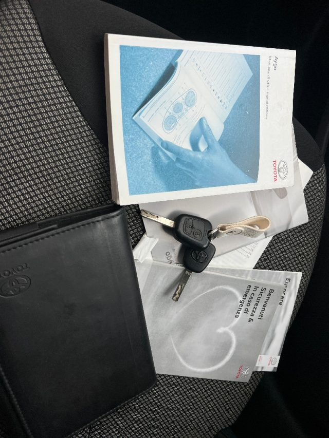 TOYOTA Aygo usata, con Chiusura centralizzata