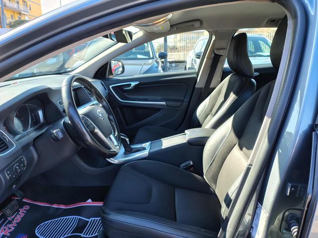 VOLVO V60 Cross Country usata, con Controllo automatico clima