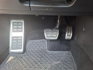 VOLKSWAGEN Golf usata, con USB
