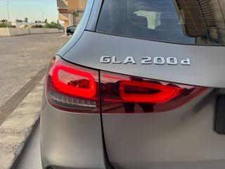 MERCEDES-BENZ GLA 200 usata, con Fari LED