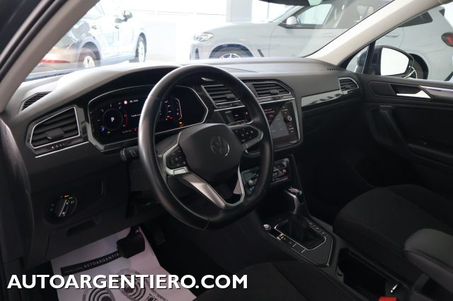 VOLKSWAGEN Tiguan usata, con Autoradio