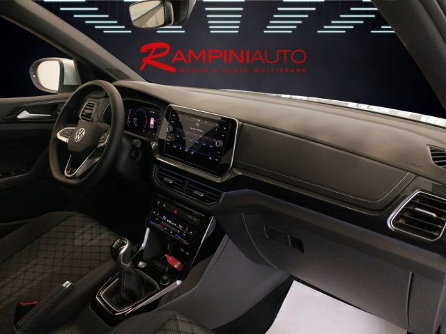 VOLKSWAGEN T-Cross usata 18
