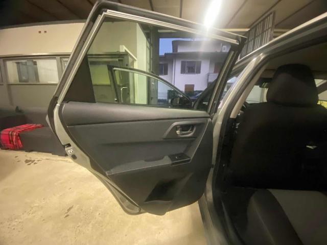 TOYOTA Auris usata 14
