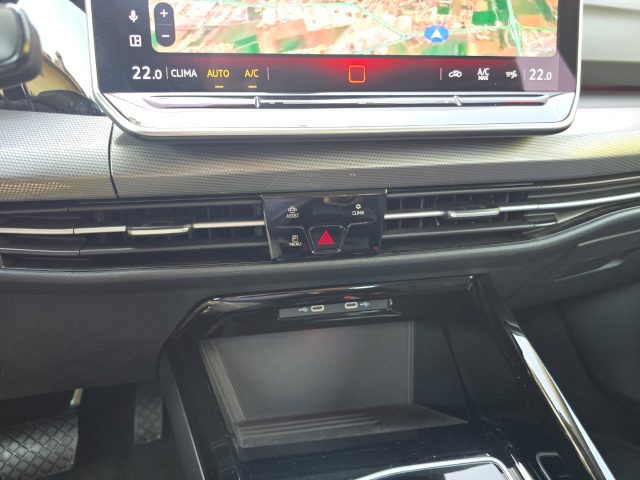 VOLKSWAGEN Golf usata, con Carica per smartphone a induzione
