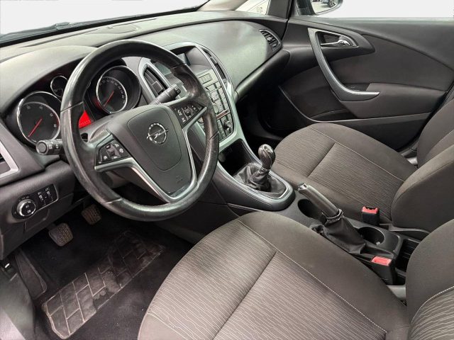 OPEL Astra usata, con USB