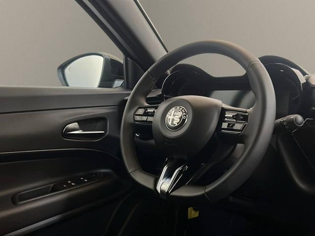 ALFA ROMEO Junior usata, con Portellone posteriore elettrico