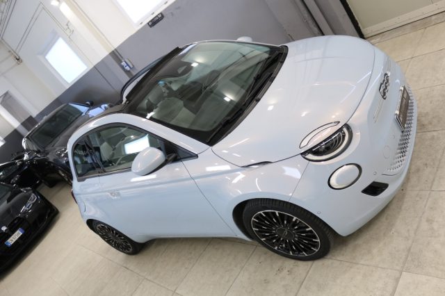 FIAT 500e usata, con Sensori di parcheggio posteriori