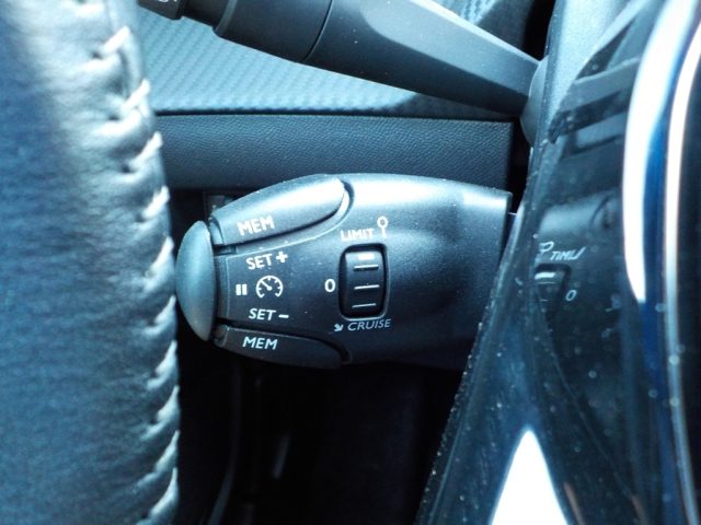 PEUGEOT 2008 usata, con Android Auto