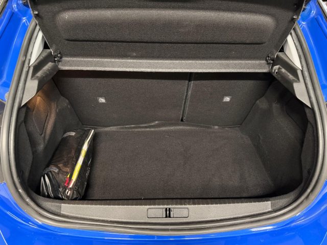 OPEL Corsa usata, con Touch screen