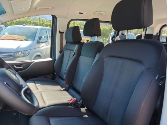HYUNDAI Staria usata, con Touch screen
