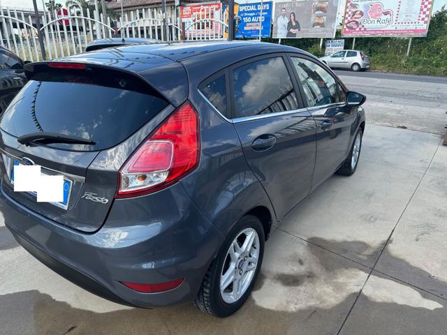 FORD Fiesta usata, con Autoradio