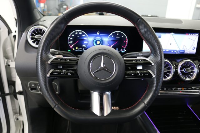 MERCEDES-BENZ GLA 200 usata, con Specchietti laterali elettrici