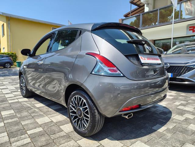 LANCIA Ypsilon usata, con Airbag laterali
