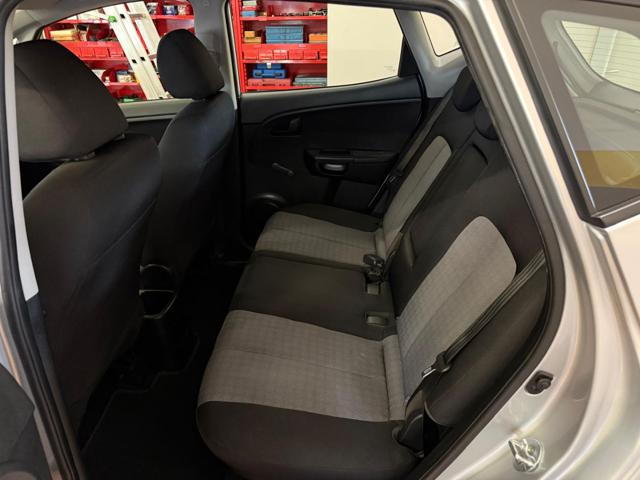 KIA Venga usata, con Sedile posteriore sdoppiato