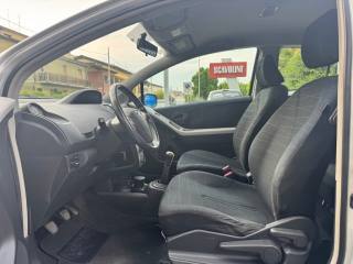TOYOTA Yaris usata 4