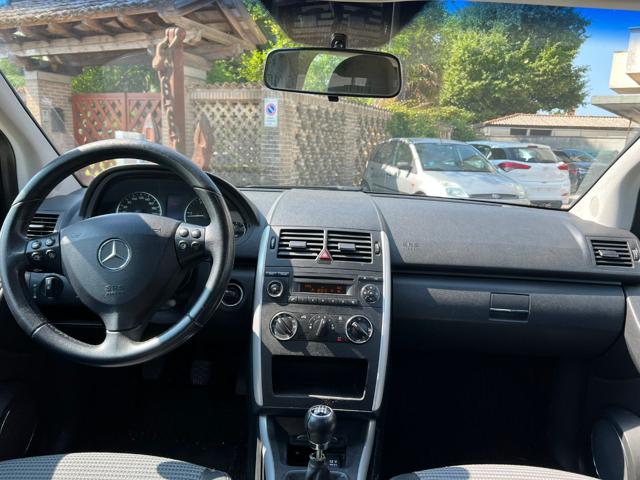 MERCEDES-BENZ A 180 usata, con Chiusura centralizzata