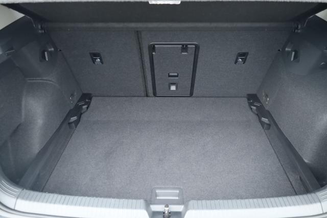 VOLKSWAGEN Golf usata, con Climatizzatore automatico, 3 zone