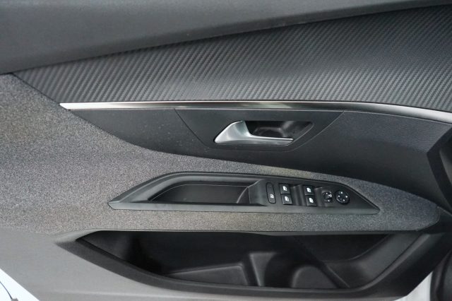 PEUGEOT 3008 usata, con Hill holder