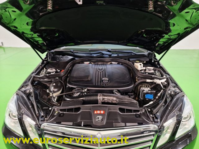 MERCEDES-BENZ E 250 usata, con Specchietto retrovisore con funzione antiabbagliamento