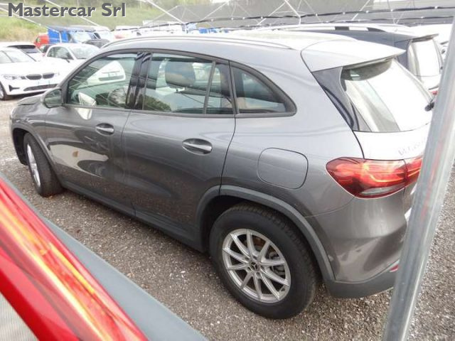 MERCEDES-BENZ GLA 200 usata 3