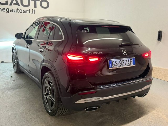 MERCEDES-BENZ GLA 200 usata, con Autoradio digitale