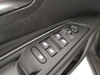 PEUGEOT 5008 usata, con Volante in pelle