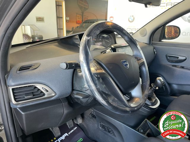 LANCIA Ypsilon usata, con ESP