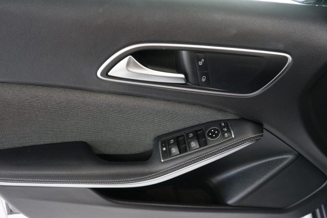 MERCEDES-BENZ A 160 usata, con Monitoraggio pressione pneumatici