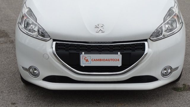 PEUGEOT 208 usata, con Luci diurne